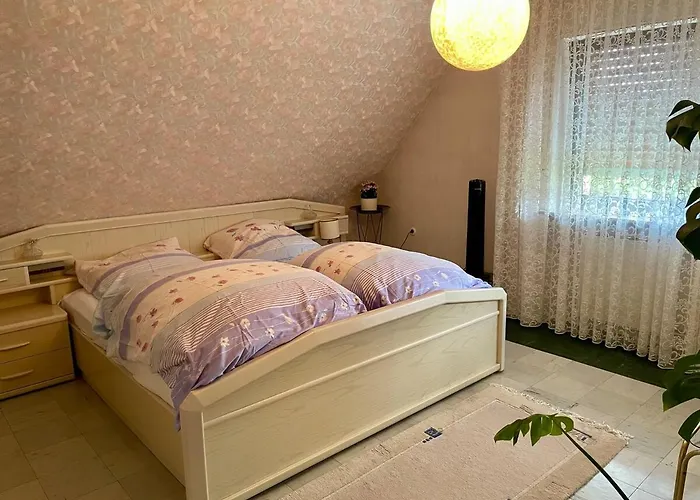 Charming, Bright Family With Conservatory *