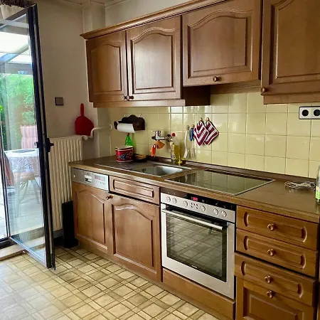 Charming, Bright Family With Conservatory *