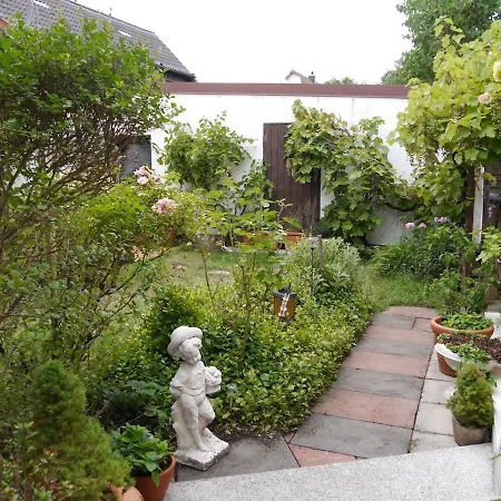 Spacious 3br House With 2 Parking Spaces & Garden