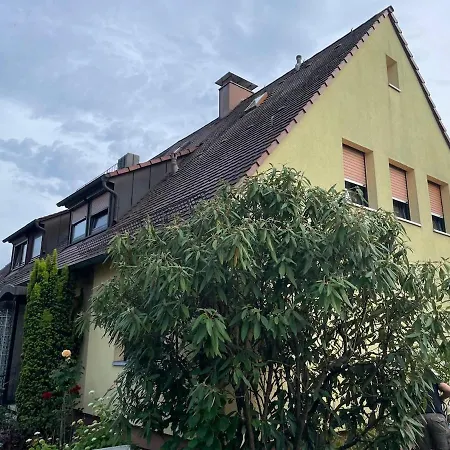 Dom wakacyjny Charming, Bright Family With Conservatory