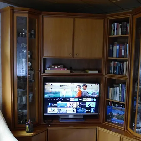 Dom wakacyjny Charming, Bright Family With Conservatory *