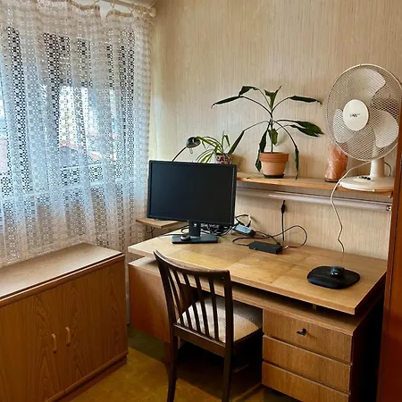 Casa de Férias Spacious 3br House With 2 Parking Spaces & Garden Nuremberga