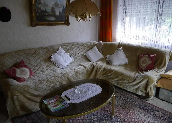 度假居 Charming, Bright Family With Conservatory
