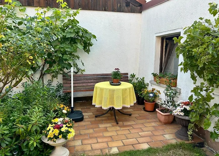 度假居 Charming, Bright Family With Conservatory *
